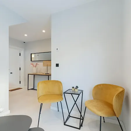 Elegante Y Luminoso En - Apto 1 By Apartamento